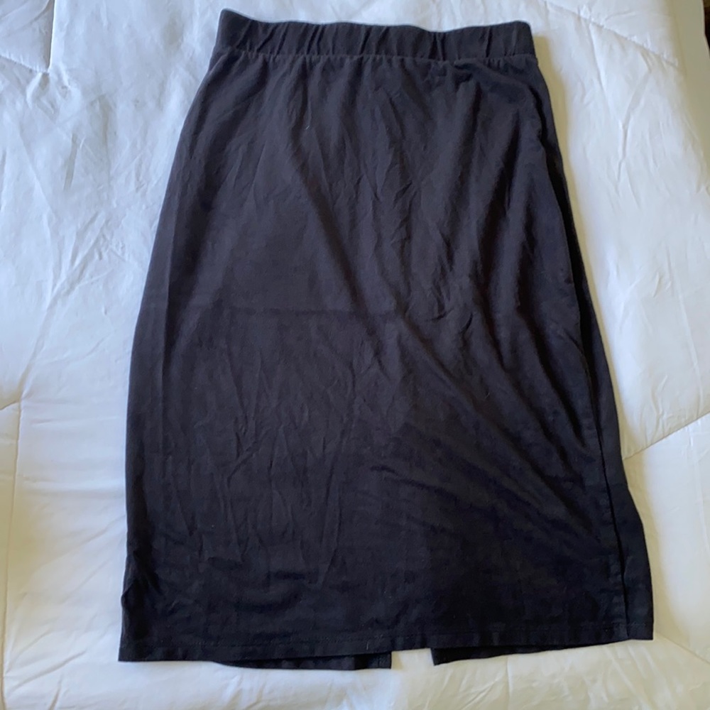 Skirt w/ slit